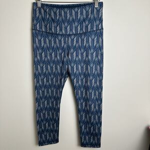 LUCY Activewear Athletic Leggings Cropped Medium Blue‎ EUC